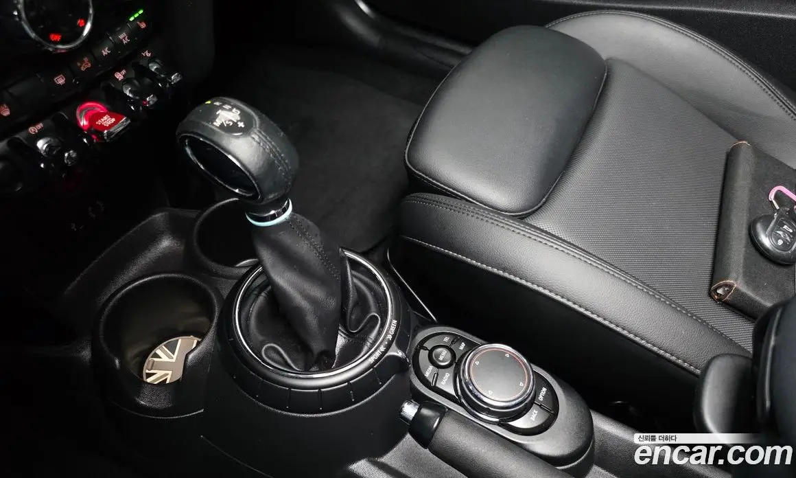 Mini Cooper 2016 2.0 автомат (гидро), фото 11