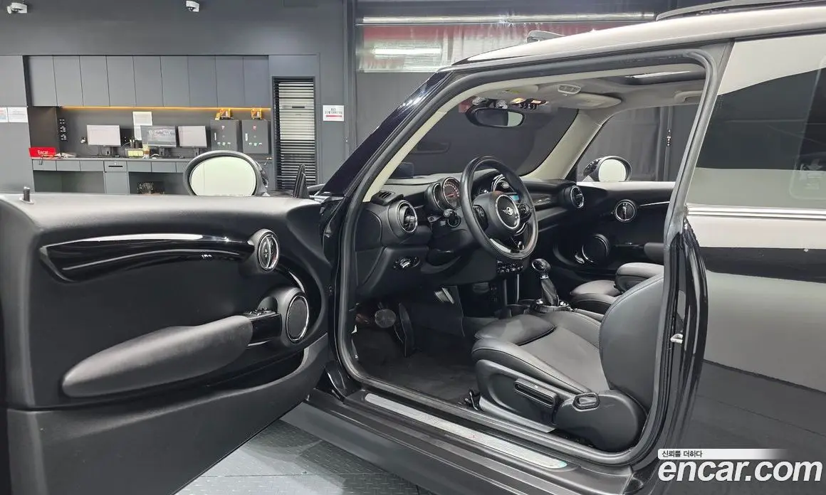 Mini Cooper 2016 2.0 автомат (гидро), фото 12