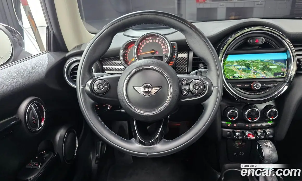 Mini Cooper 2016 2.0 автомат (гидро), фото 17