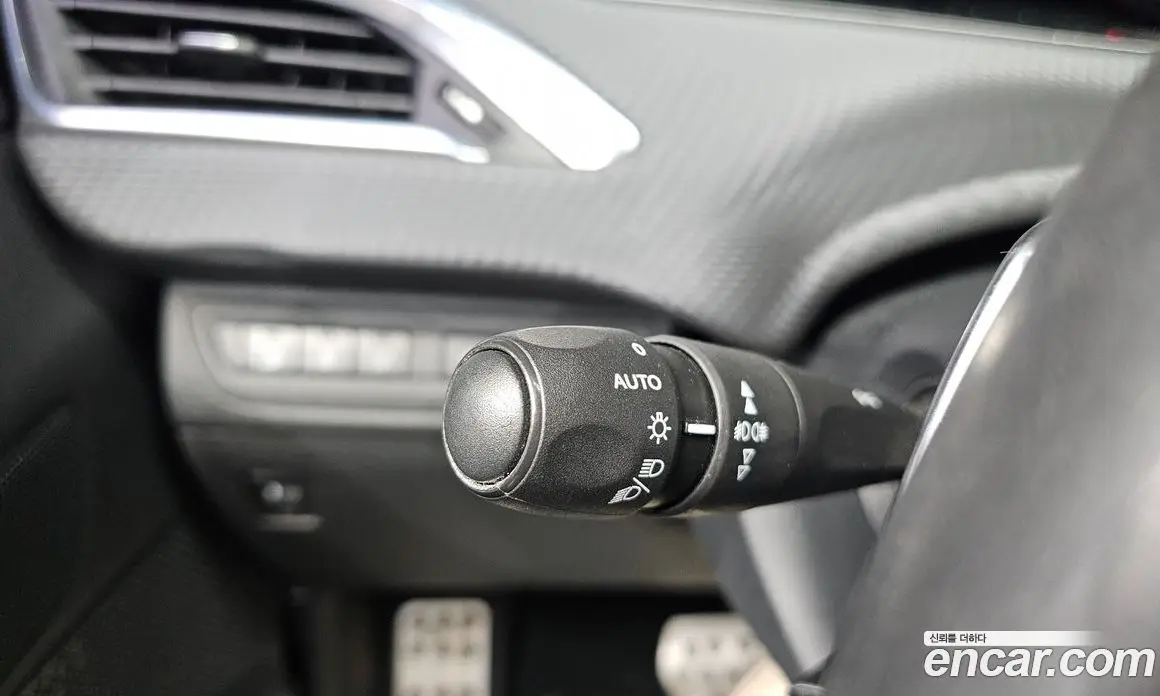 Peugeot 2008 2015 1.6 автомат (гидро), фото 15