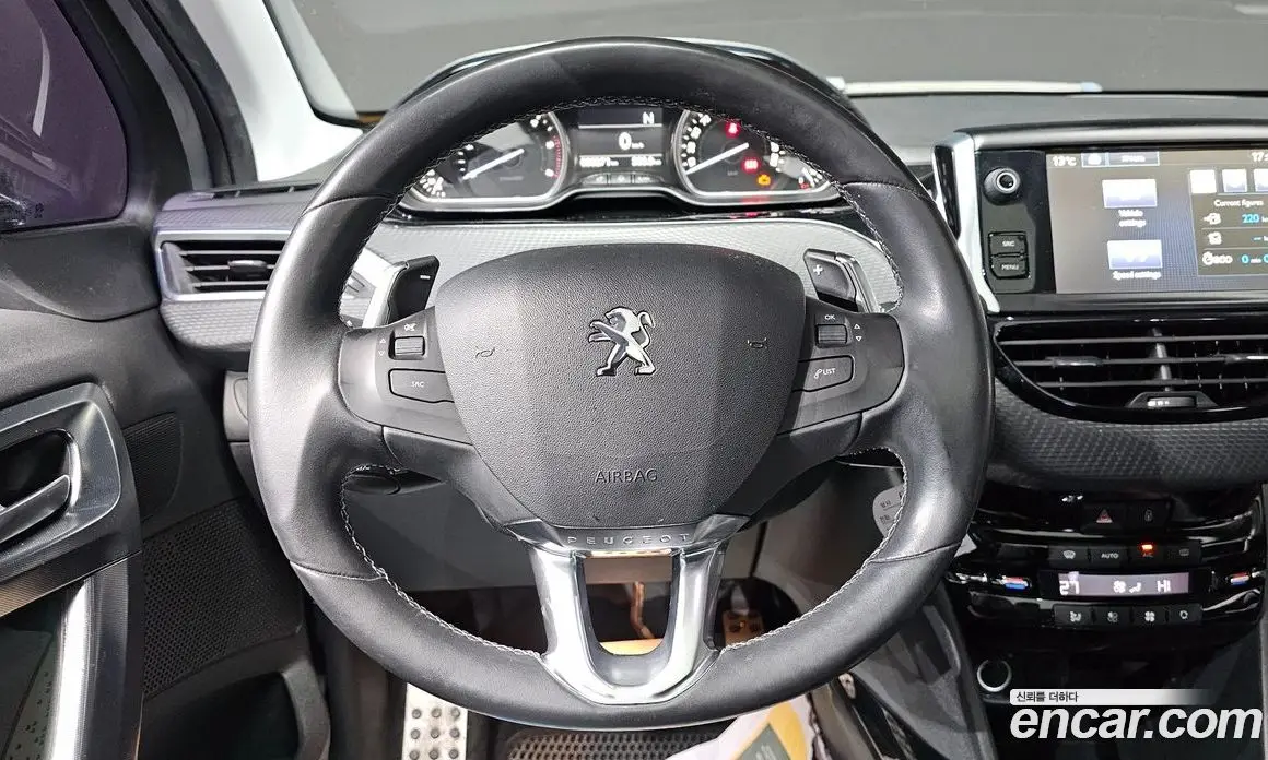 Peugeot 2008 2015 1.6 автомат (гидро), фото 16