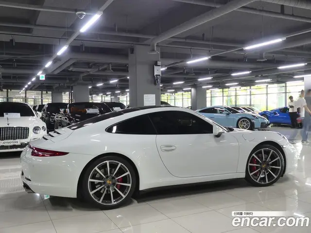 Porsche 911 2016 3.0 автомат (гидро), миниатюра 3