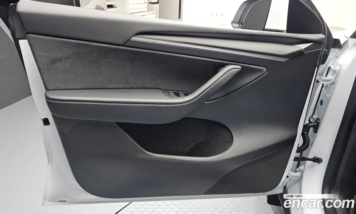 Tesla Model Y 2024 0.2 автомат (гидро), фото 14 Tesla Model Y 2024 0.2 автомат (гидро), фото 14