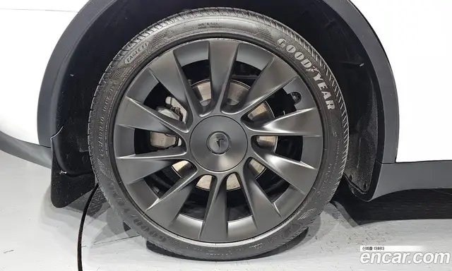 Tesla Model Y 2024 0.2 автомат (гидро), миниатюра 5 Tesla Model Y 2024 0.2 автомат (гидро), миниатюра 5