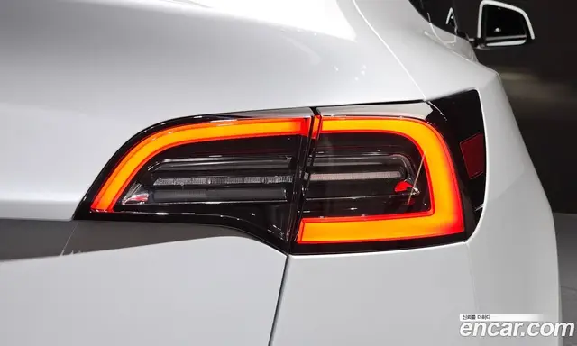 Tesla Model Y 2024 0.2 автомат (гидро), миниатюра 9 Tesla Model Y 2024 0.2 автомат (гидро), миниатюра 9