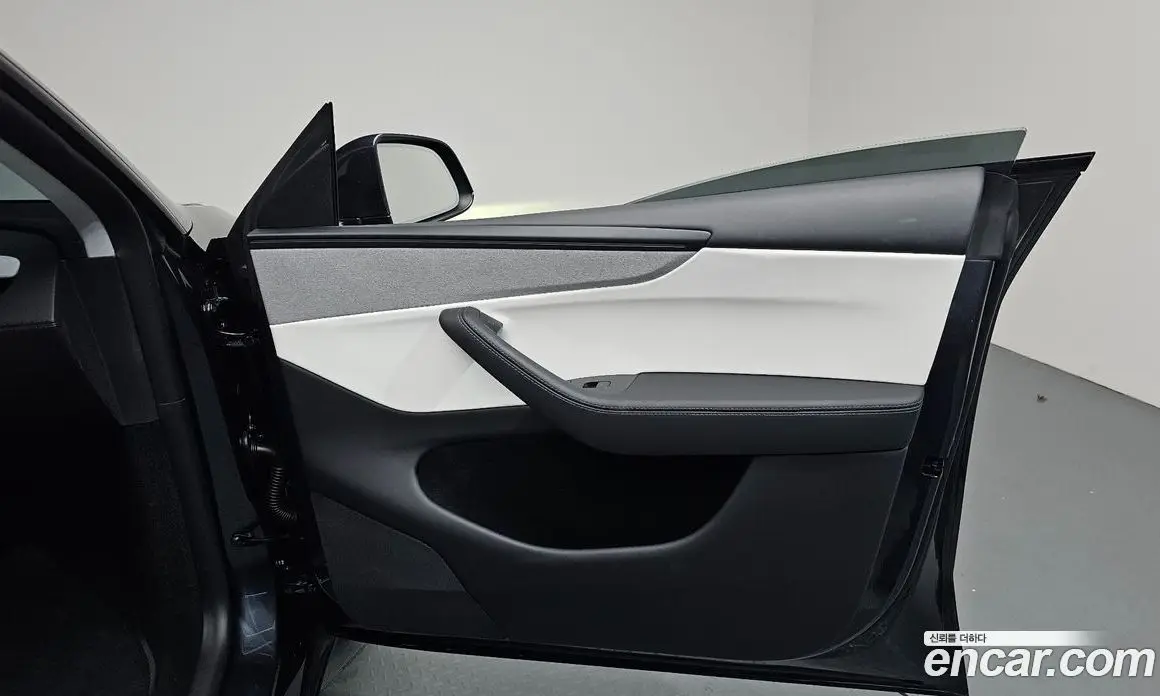 Tesla Model Y 2025 0.2 автомат (гидро), фото 13 Tesla Model Y 2025 0.2 автомат (гидро), фото 13