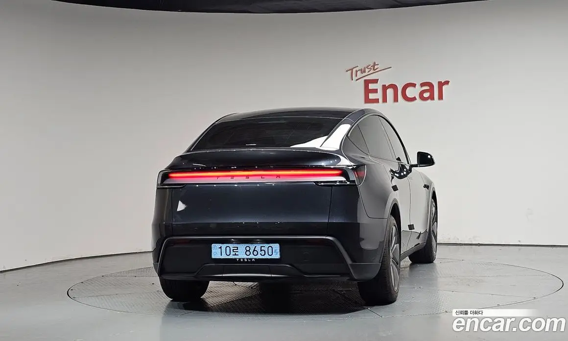 Tesla Model Y 2025 0.2 автомат (гидро), фото 3 Tesla Model Y 2025 0.2 автомат (гидро), фото 3