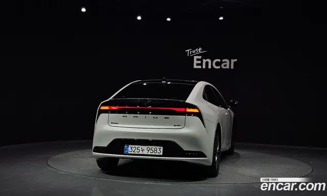 Toyota Prius 2025 2.0 автомат (гидро), миниатюра 3 Toyota Prius 2025 2.0 автомат (гидро), миниатюра 3