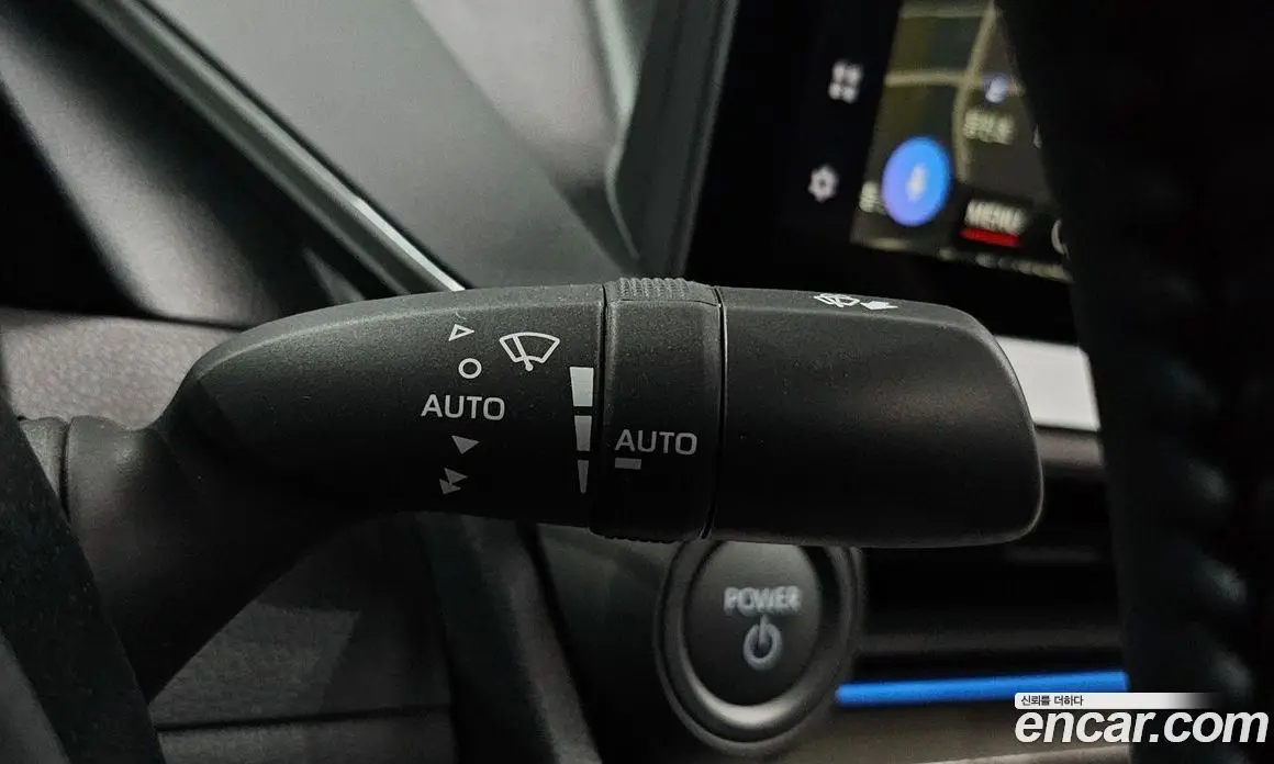 Toyota Prius 2025 2.0 автомат (гидро), фото 30 Toyota Prius 2025 2.0 автомат (гидро), фото 30