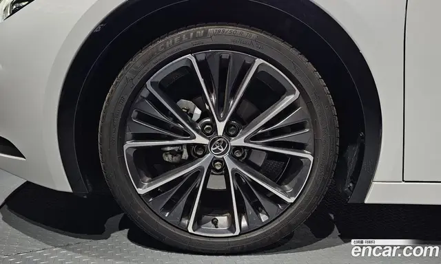 Toyota Prius 2025 2.0 автомат (гидро), миниатюра 4 Toyota Prius 2025 2.0 автомат (гидро), миниатюра 4