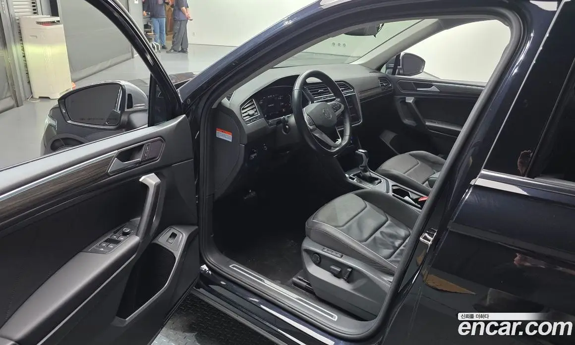 Volkswagen Tiguan 2023 2.0 автомат (гидро), фото 13