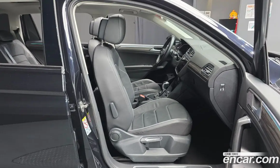 Volkswagen Tiguan 2023 2.0 автомат (гидро), фото 17