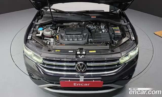 Volkswagen Tiguan 2023 2.0 автомат (гидро), миниатюра 6