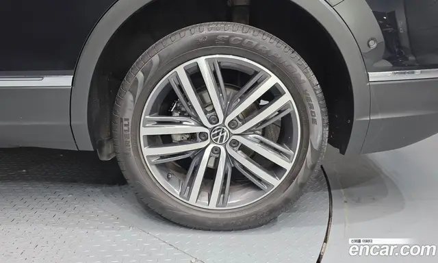 Volkswagen Tiguan 2023 2.0 автомат (гидро), миниатюра 7