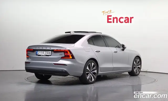 Volvo S60 2022 2.0 автомат (гидро), миниатюра 2
