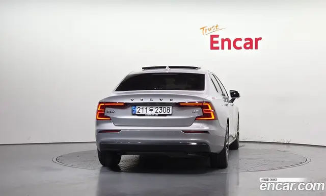 Volvo S60 2022 2.0 автомат (гидро), миниатюра 4