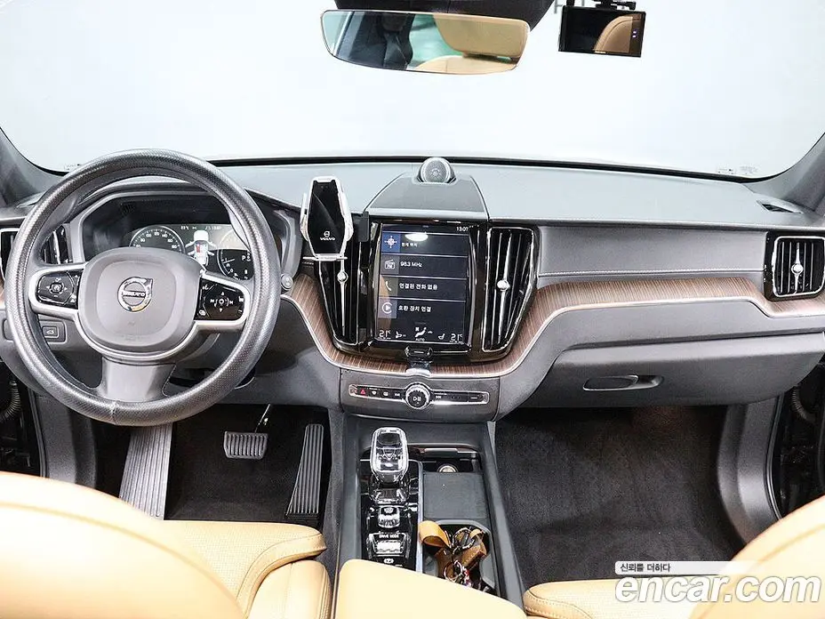 Volvo XC60 2021 2.0 автомат (гидро), фото 13