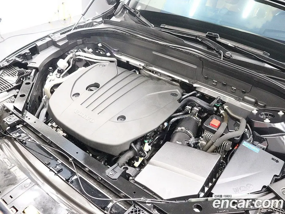 Volvo XC60 2021 2.0 автомат (гидро), фото 19