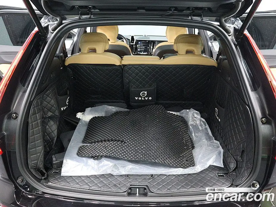 Volvo XC60 2021 2.0 автомат (гидро), фото 5