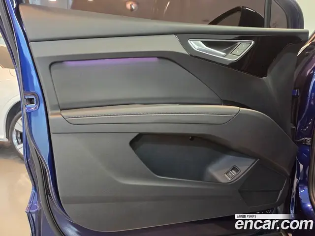 Audi Q4 e-tron 2023 0.2 автомат (гидро), миниатюра 11