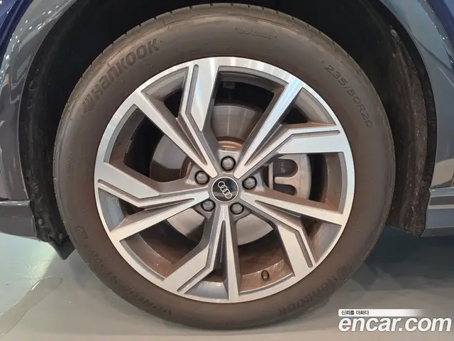 Audi Q4 e-tron 2023 0.2 автомат (гидро), миниатюра 5