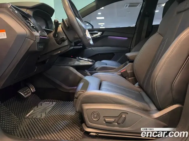 Audi Q4 e-tron 2023 0.2 автомат (гидро), миниатюра 10