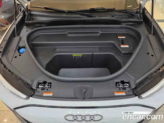 Audi Q6 e-tron 2025 автомат (гидро), миниатюра 6