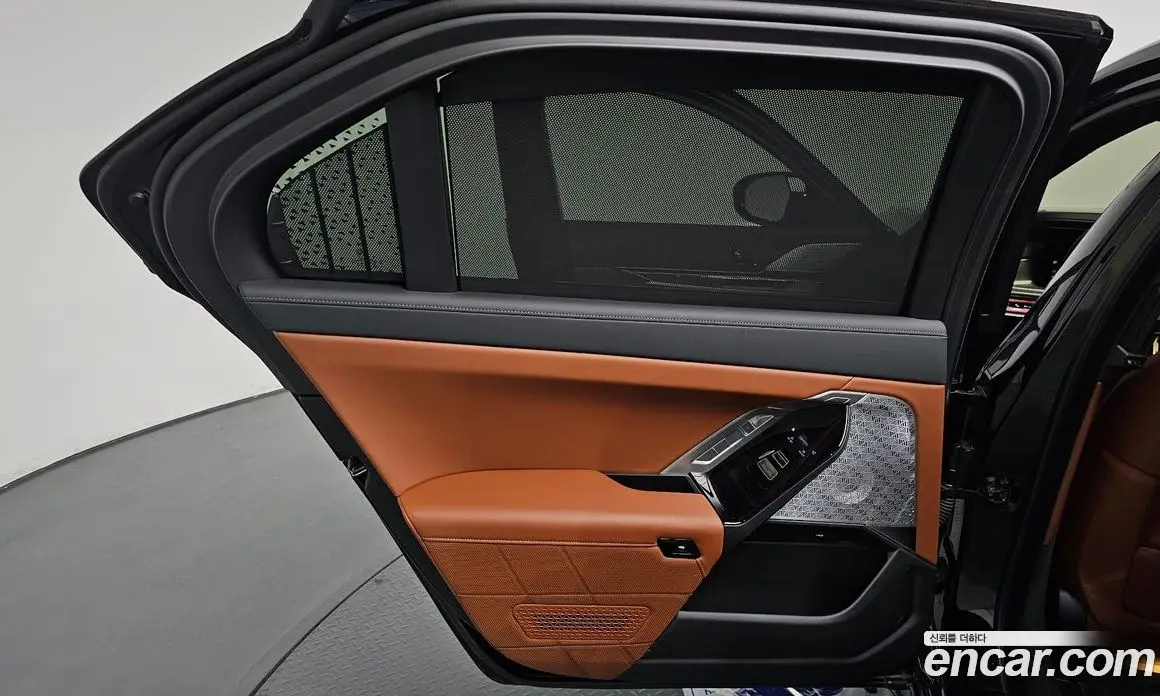 BMW 7 серия 2024 3.0 автомат (гидро), фото 14