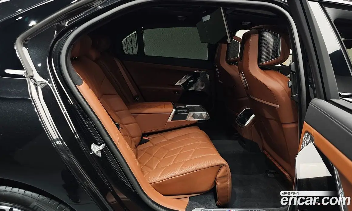 BMW 7 серия 2024 3.0 автомат (гидро), фото 16