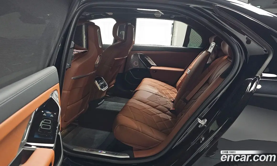 BMW 7 серия 2024 3.0 автомат (гидро), фото 17