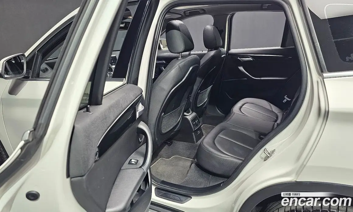 BMW X1 2022 2.0 автомат (гидро), фото 27