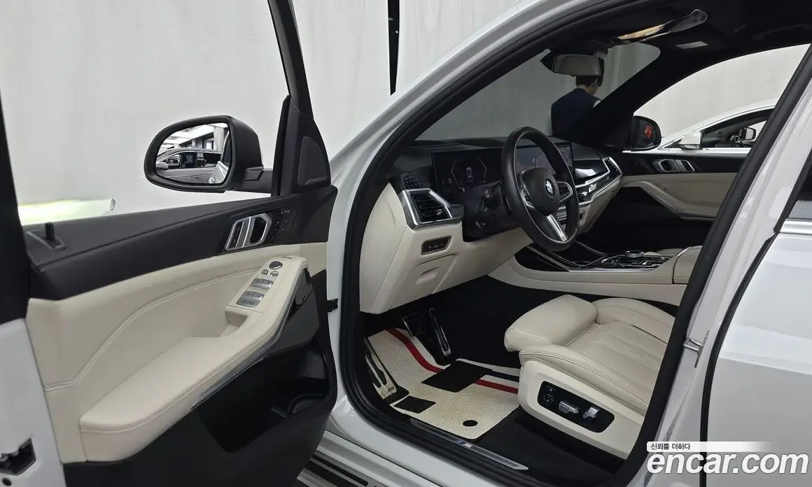 BMW X7 2023 3.0 автомат (гидро), фото 13