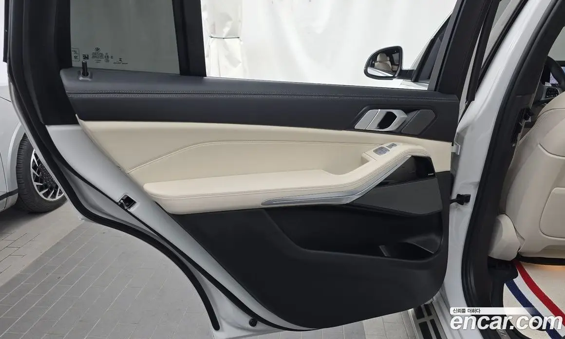 BMW X7 2023 3.0 автомат (гидро), фото 15