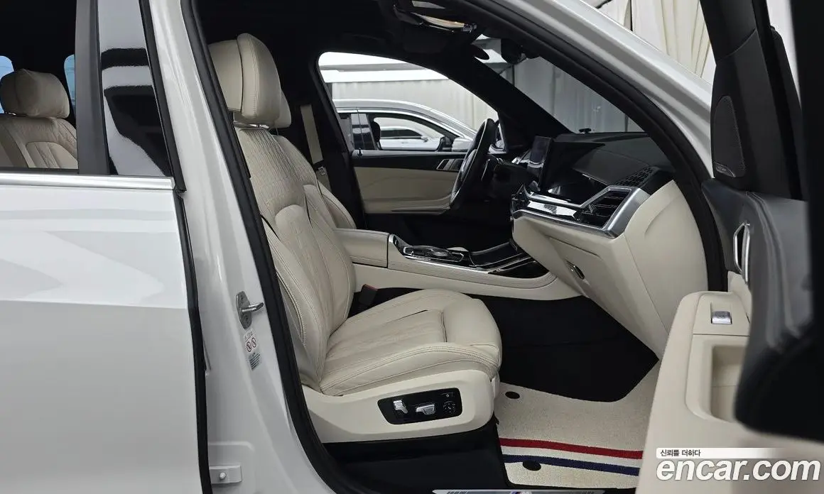 BMW X7 2023 3.0 автомат (гидро), фото 16