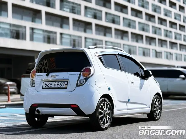 Chevrolet Spark 2012 1.0 автомат (гидро), миниатюра 2