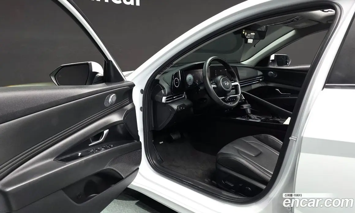 Hyundai Avante 2020 1.6 автомат (гидро), фото 10