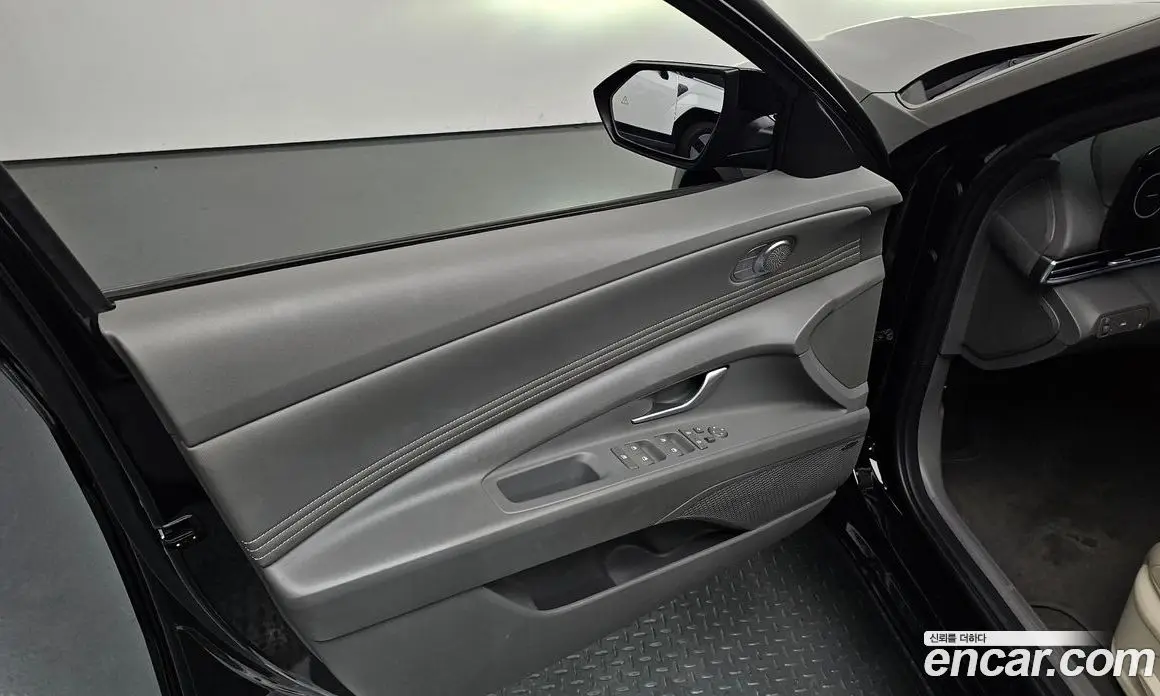 Hyundai Avante 2023 1.6 автомат (гидро), фото 14