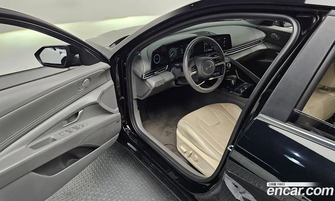 Hyundai Avante 2023 1.6 автомат (гидро), фото 17