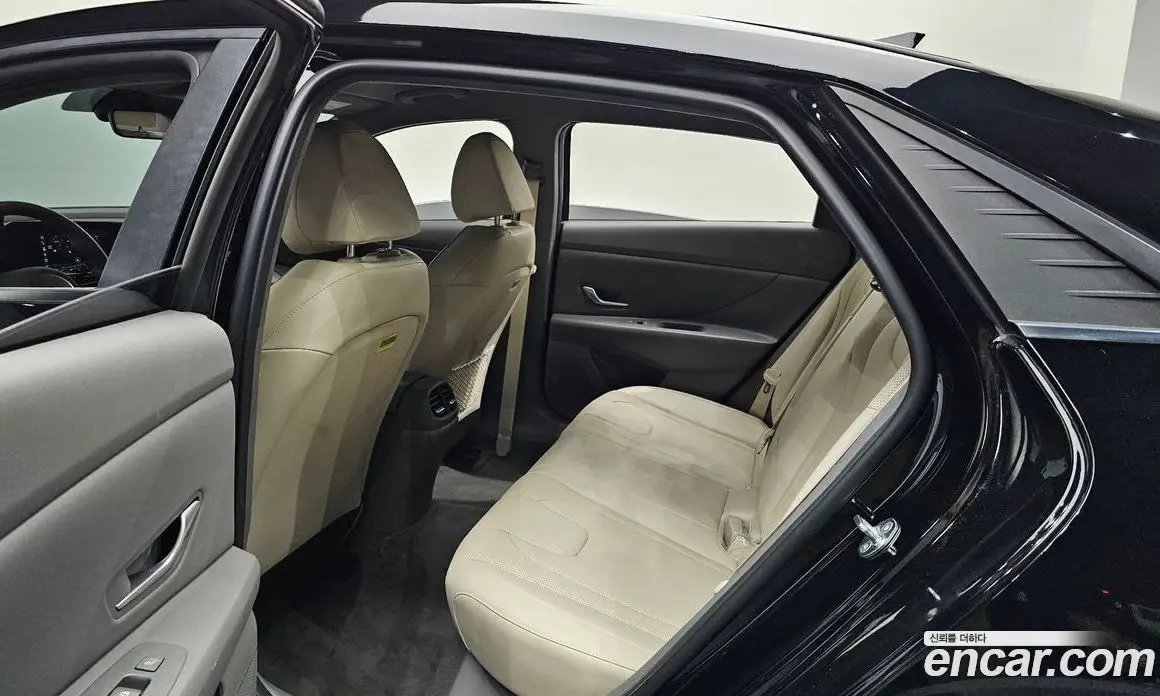Hyundai Avante 2023 1.6 автомат (гидро), фото 18