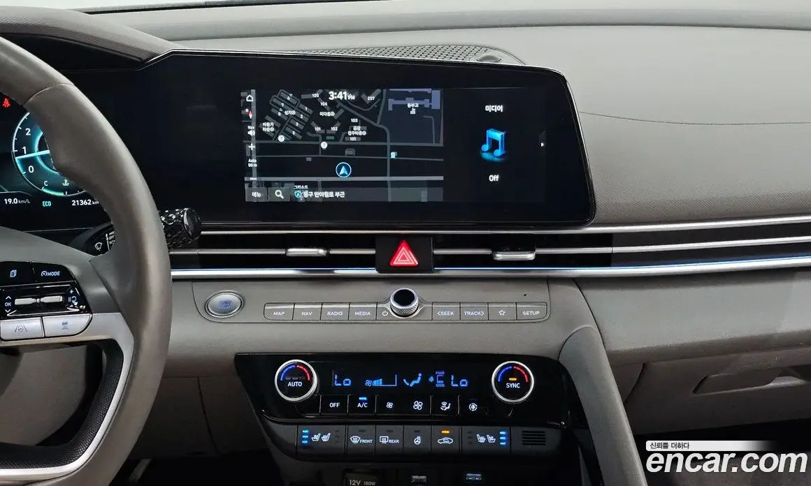 Hyundai Avante 2023 1.6 автомат (гидро), фото 21