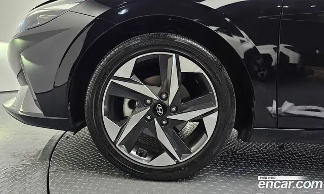 Hyundai Avante 2023 1.6 автомат (гидро), миниатюра 5
