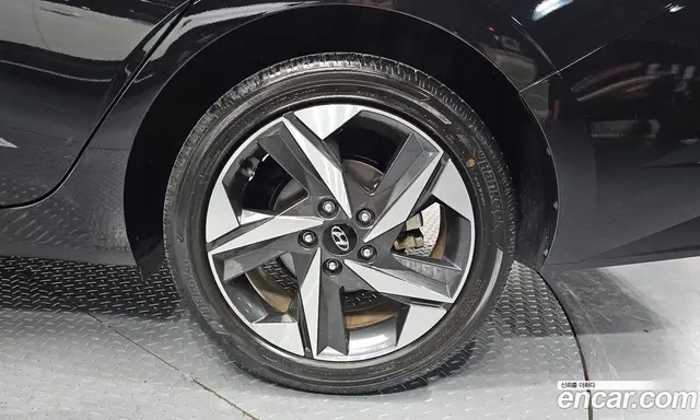 Hyundai Avante 2023 1.6 автомат (гидро), миниатюра 7
