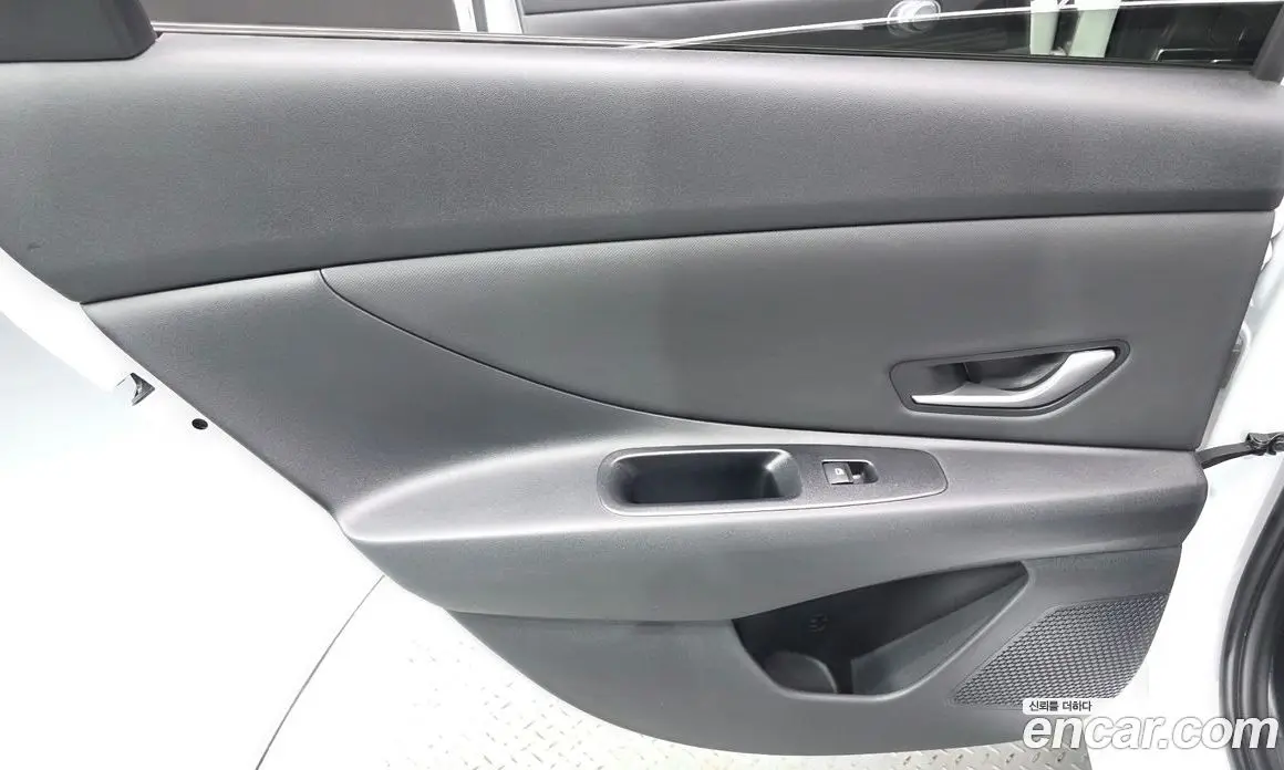 Hyundai Avante 2024 1.6 автомат (гидро), фото 15