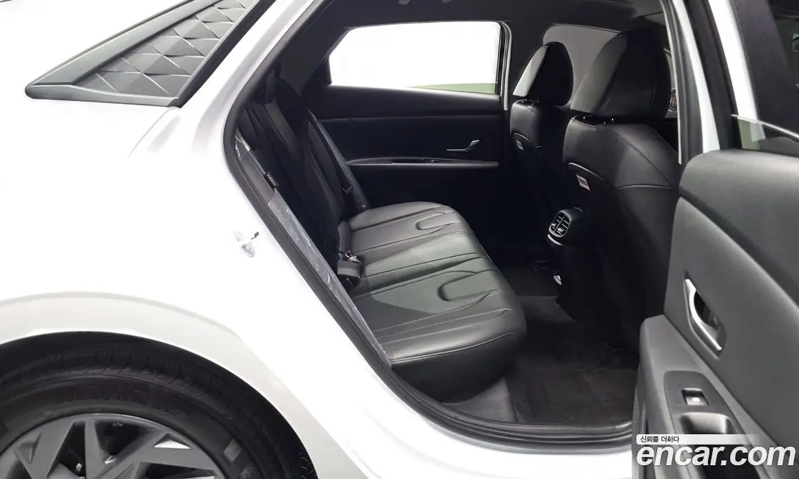Hyundai Avante 2024 1.6 автомат (гидро), фото 17
