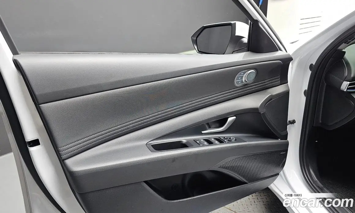 Hyundai Avante 2025 1.6 автомат (гидро), фото 13