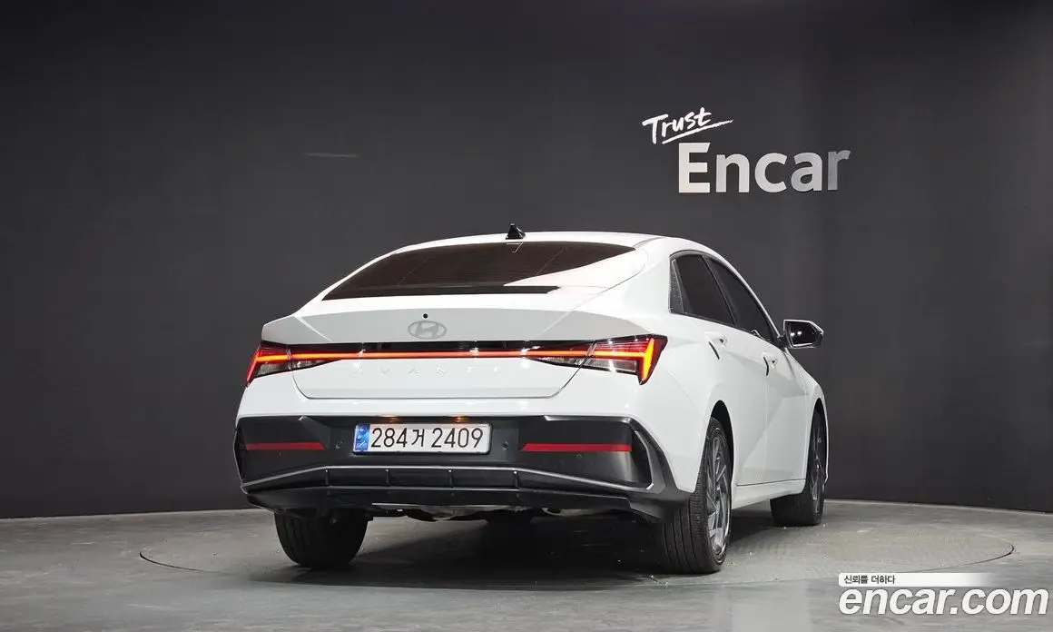 Hyundai Avante 2025 1.6 автомат (гидро), фото 3