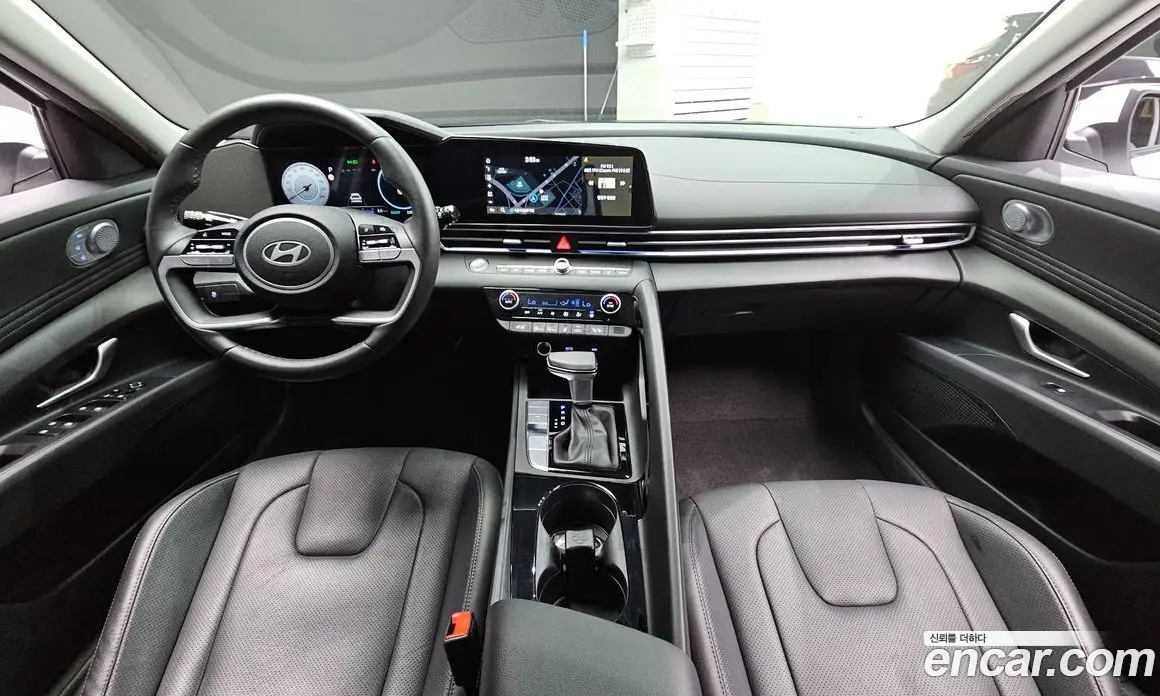 Hyundai Avante 2025 1.6 автомат (гидро), фото 9