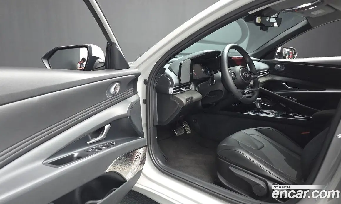 Hyundai Avante 2025 1.6 автомат (гидро), фото 13