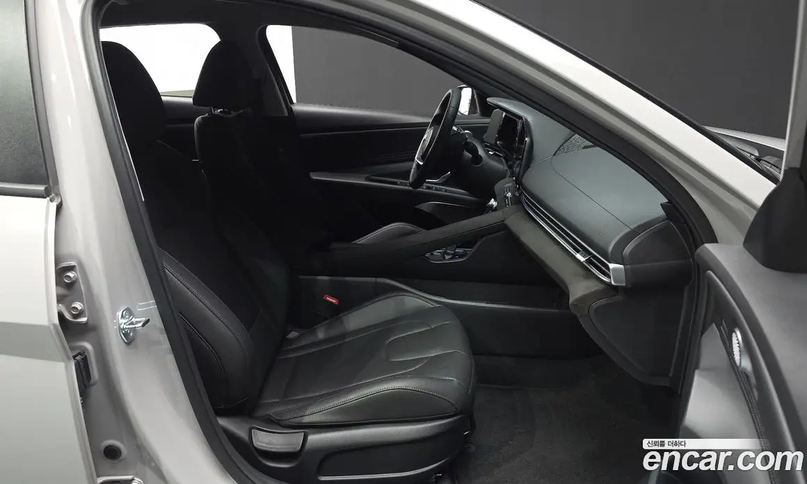 Hyundai Avante 2025 1.6 автомат (гидро), фото 18