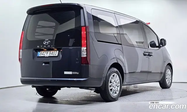 Hyundai Staria 2023 2.2 автомат (гидро), миниатюра 2
